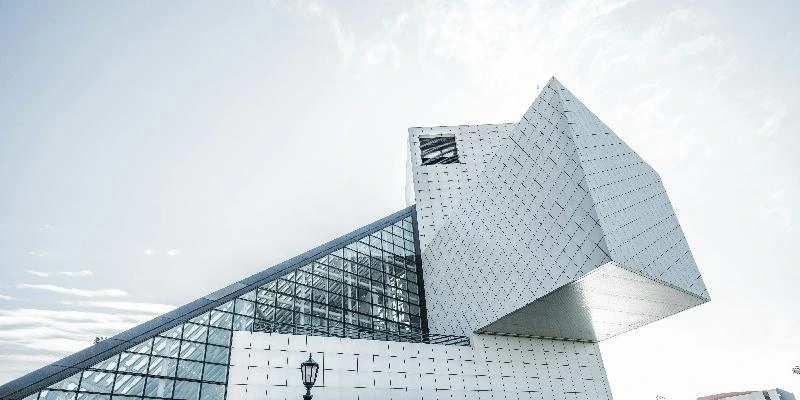 BTS EBCR : Quelle différence avec un DUT ou BUT en génie civil ?